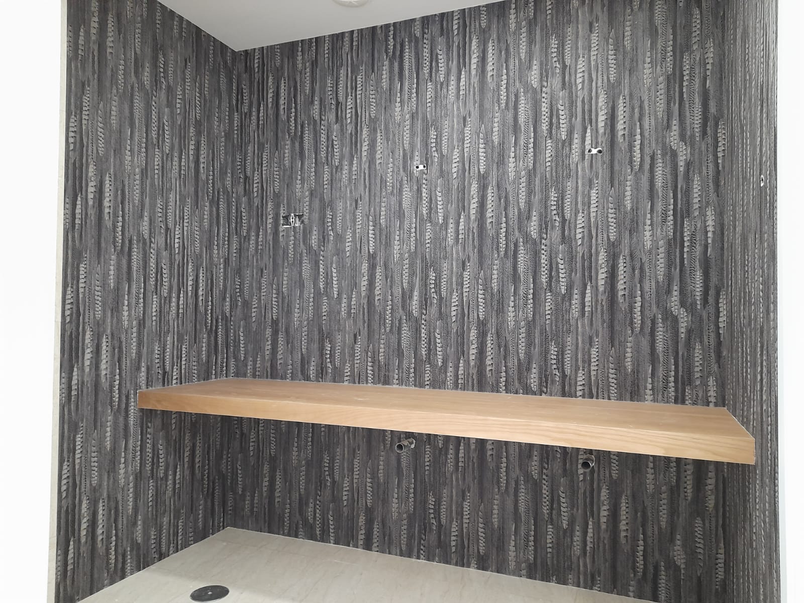 Acabado de pintura decorativa en vivienda